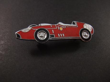 Ferrari Dino 246 Formule 1-wagen startnummer 24 (rijder  Jean Behra,  Franse coureur, die in 1959 voor Ferrari reed. rood